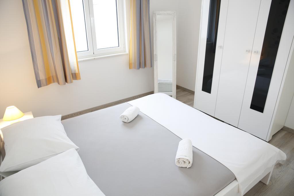 Apartments Gabrijel Водице Екстериор снимка