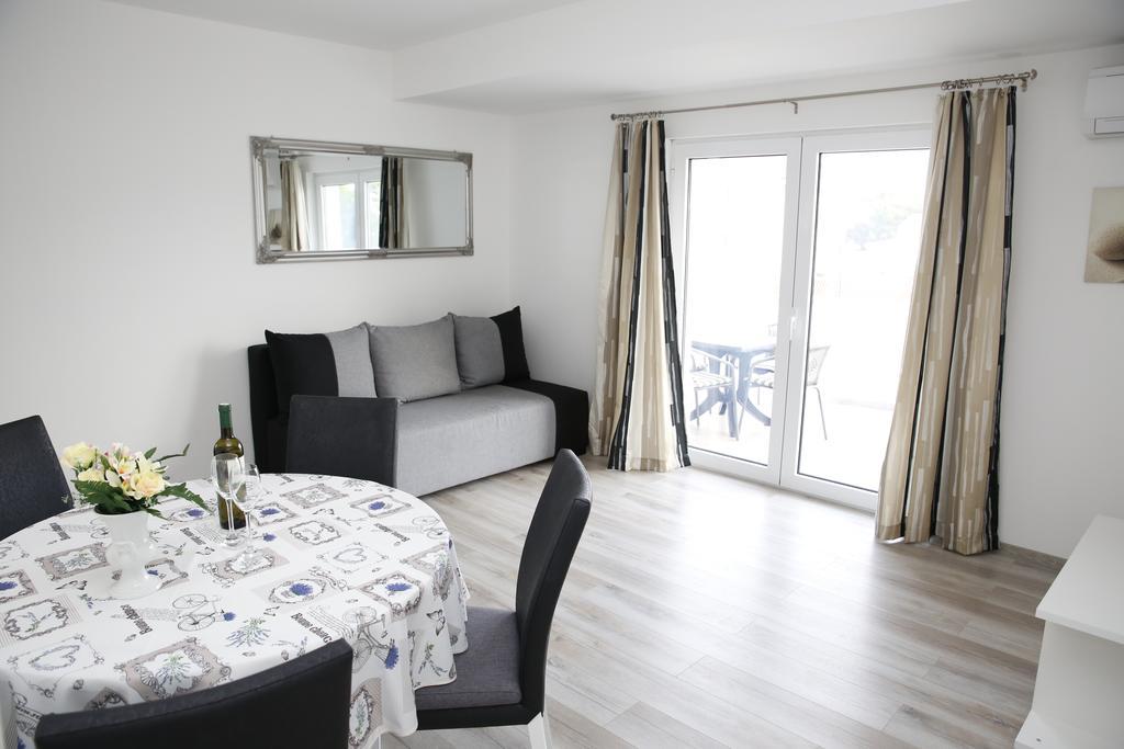 Apartments Gabrijel Водице Екстериор снимка