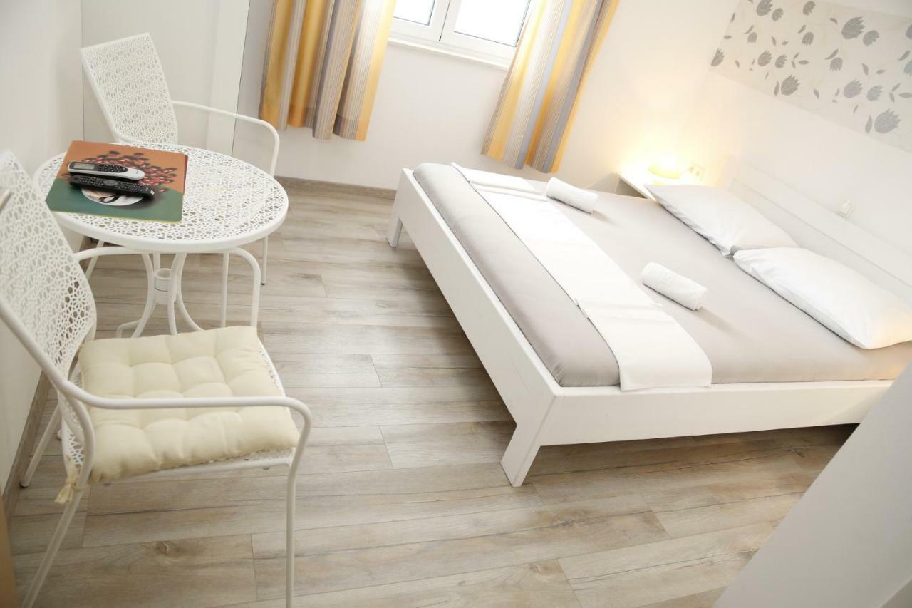 Apartments Gabrijel Водице Стая снимка
